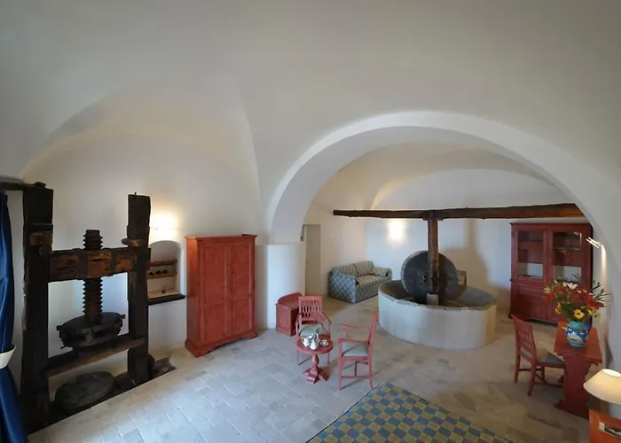 Il Frantoio And Lilmar Villa *